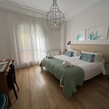 Boutique Dona Urraca Konukevi 3*